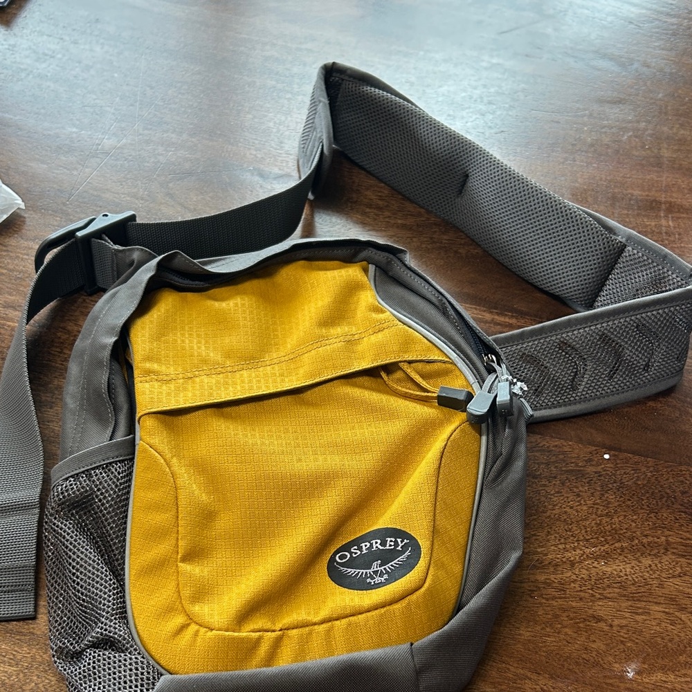 OSPREY Men’s Mustard Yellow and Gray Sling Bag